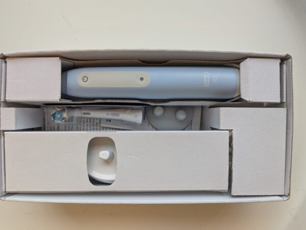Oral B IO 3 blauw compleet met doos en accessoires