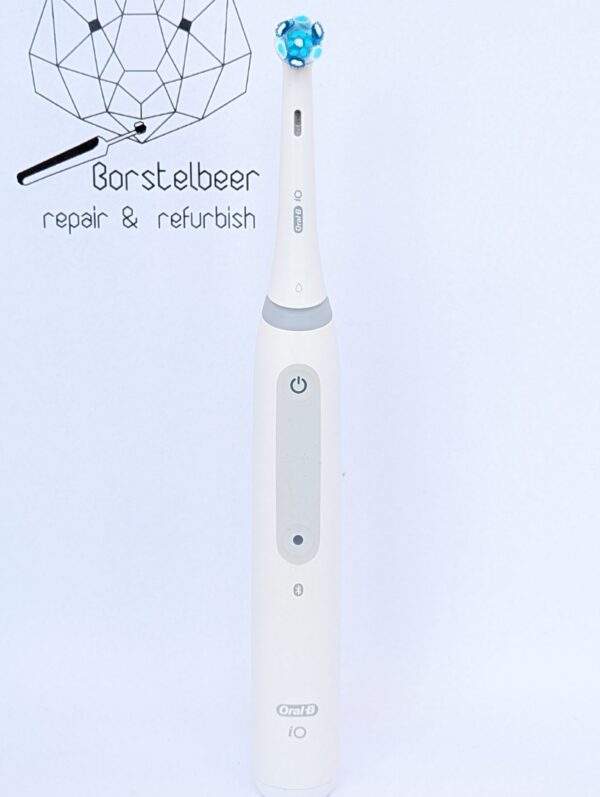 Oral B IO 4 wit compleet met doos en accessoires