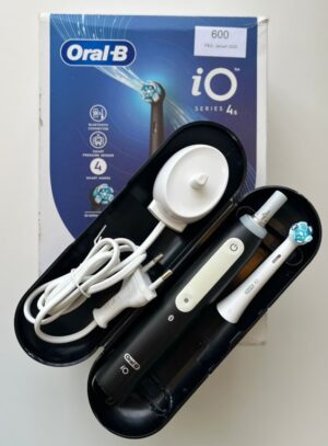 Oral B IO 4 zwart compleet met doos en accessoires